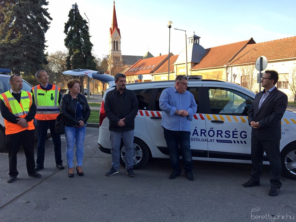 Új szolgálati autó a berettyóújfalui polgárőrségnek02